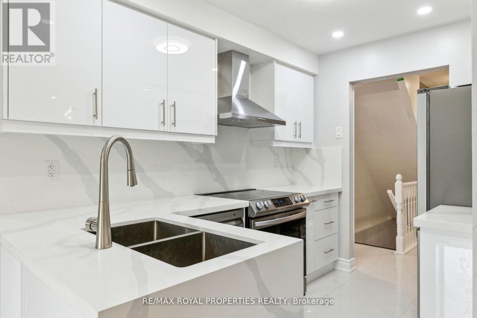 38 Ravenscroft Road S, Ajax, Ontario  L1T 1W1 - Photo 18 - E12178243