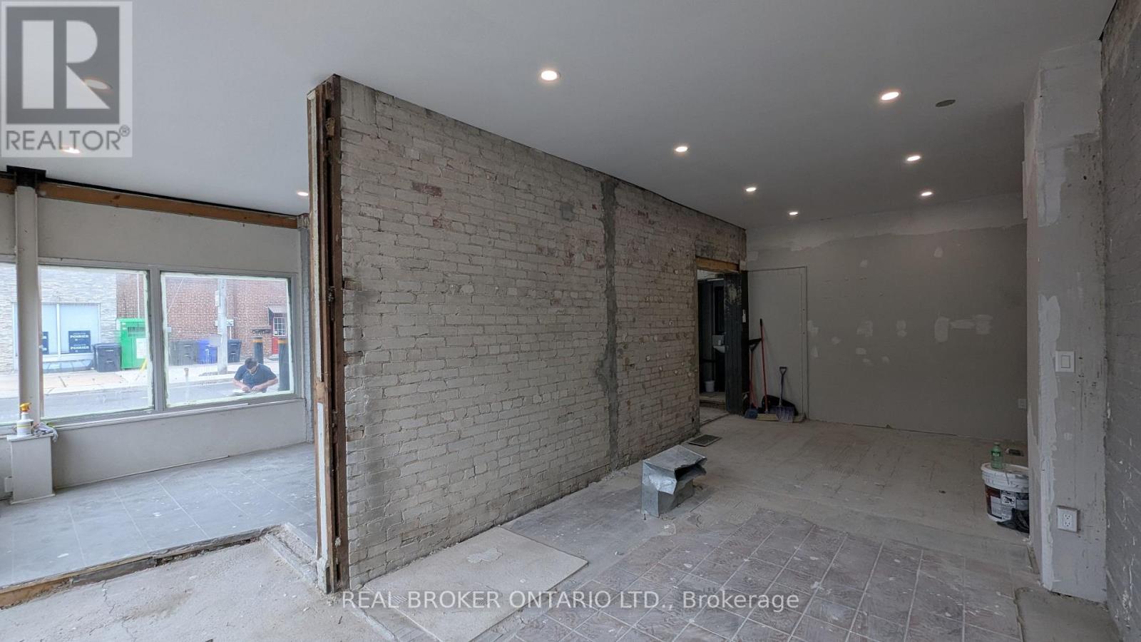 1200 Woodbine Avenue, Toronto, Ontario  M4C 4E3 - Photo 4 - E12178271