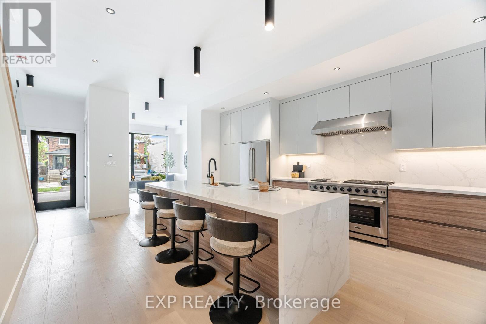 108 Sammon Avenue, Toronto, Ontario  M4J 1Y8 - Photo 3 - E12176343