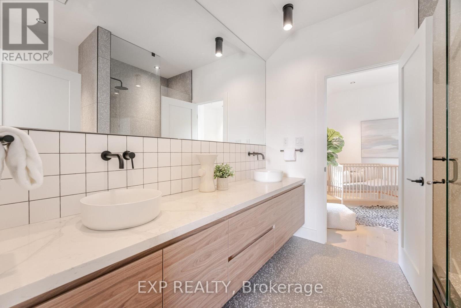 108 Sammon Avenue, Toronto, Ontario  M4J 1Y8 - Photo 20 - E12176343