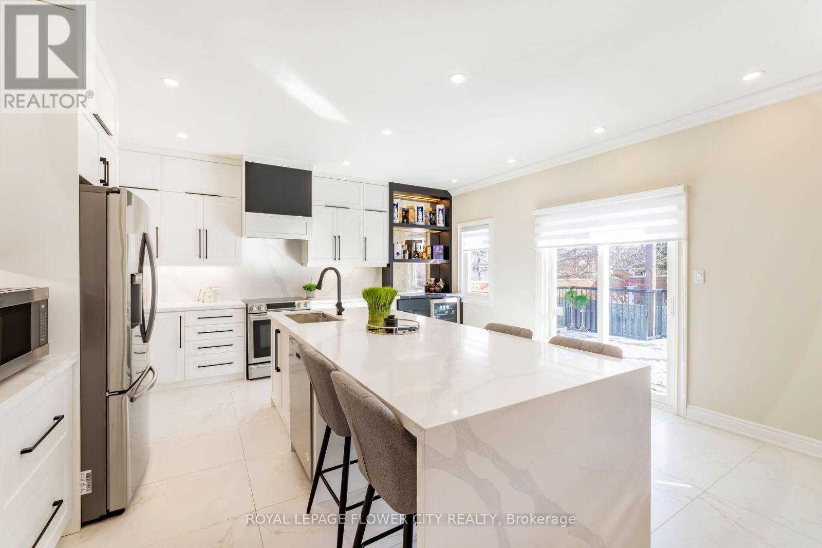 109 Humberwood Gate, Vaughan, Ontario  L4L 9G5 - Photo 14 - N12159913