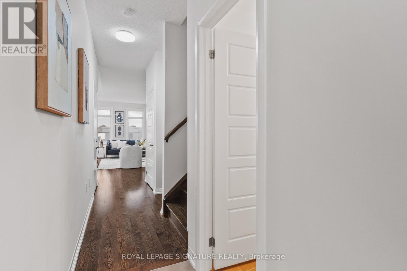 763 Banks Crescent, Milton, Ontario  L9T 9A3 - Photo 4 - W12152470