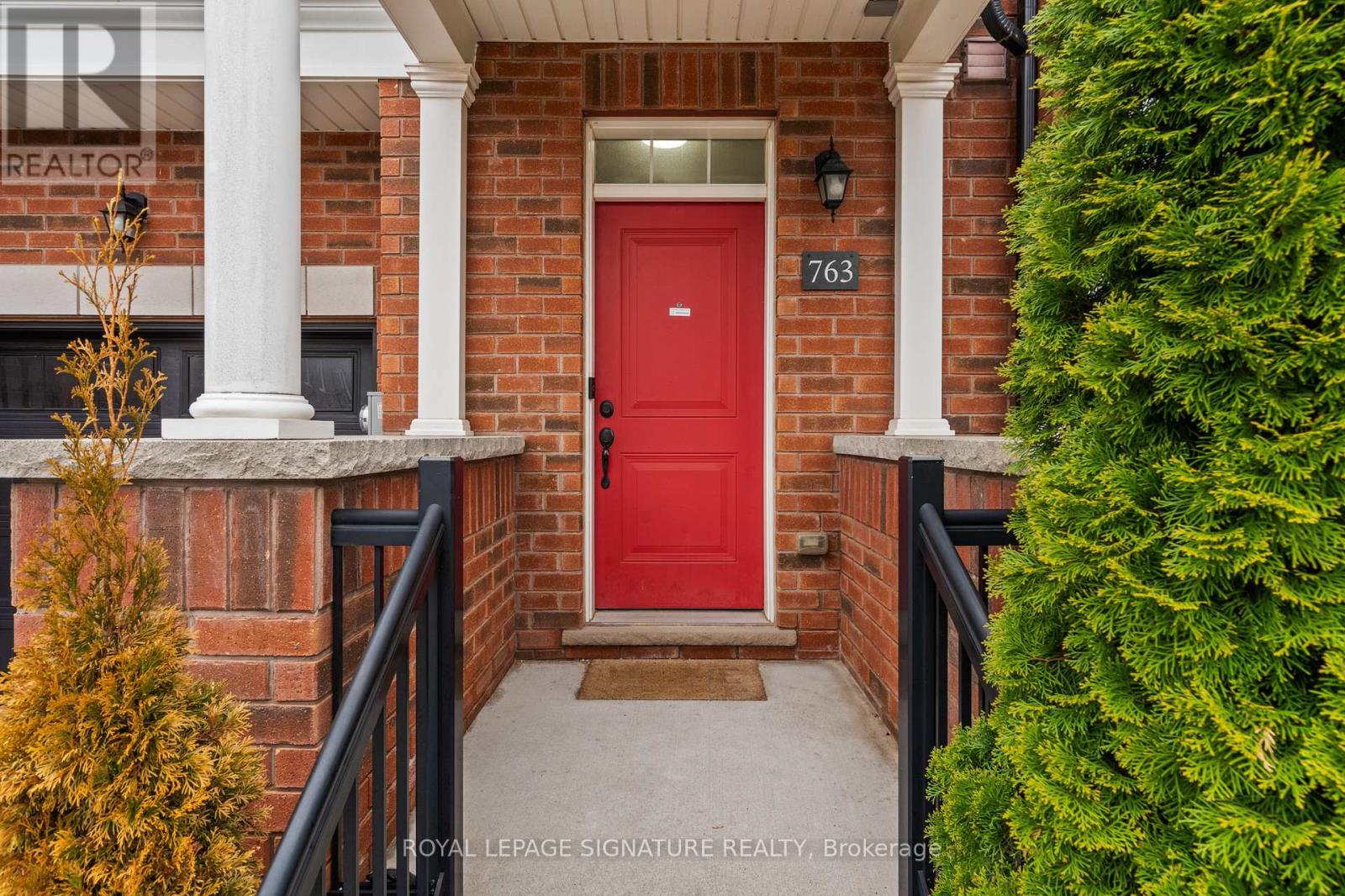 763 Banks Crescent, Milton, Ontario  L9T 9A3 - Photo 2 - W12152470