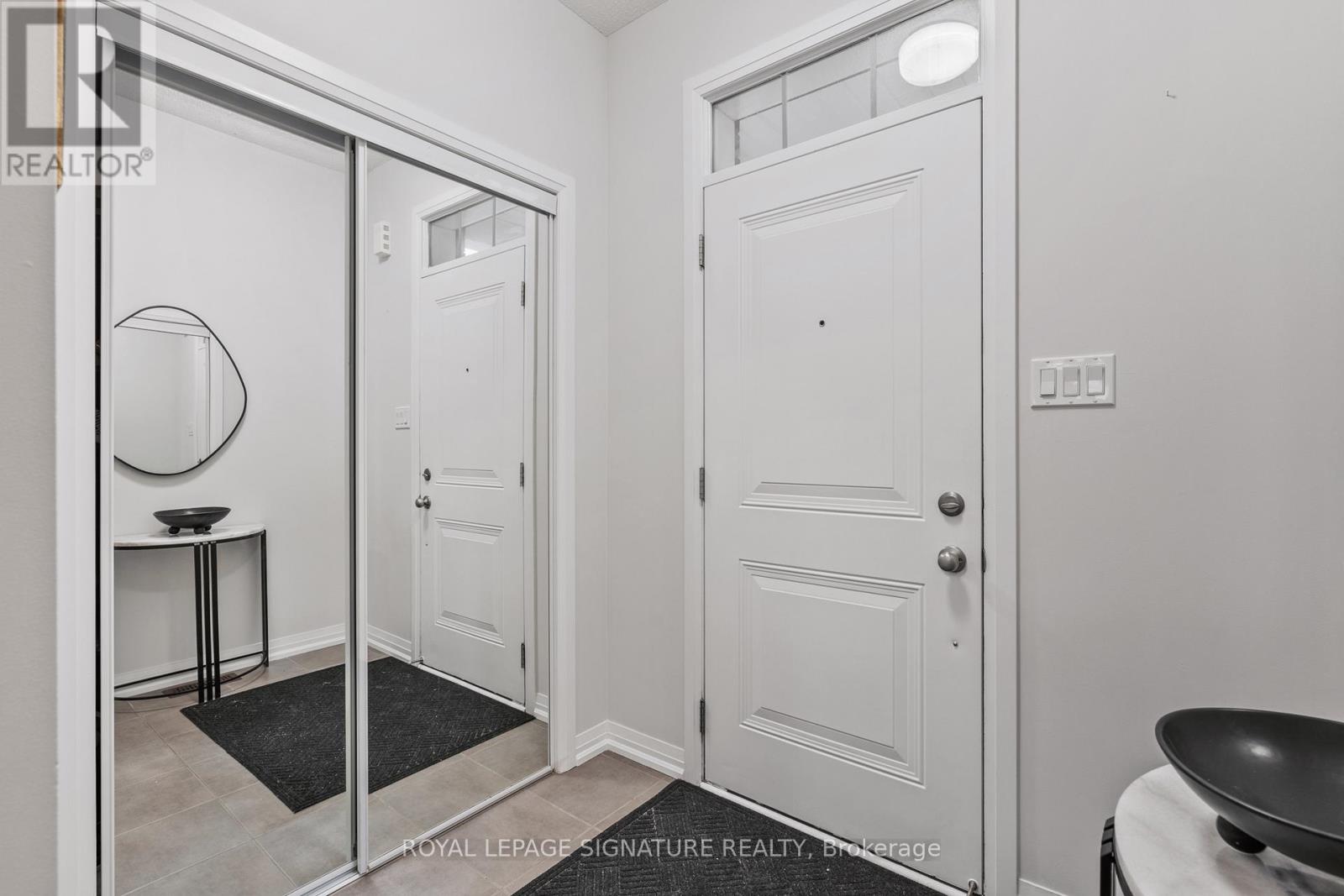 763 Banks Crescent, Milton, Ontario  L9T 9A3 - Photo 3 - W12152470