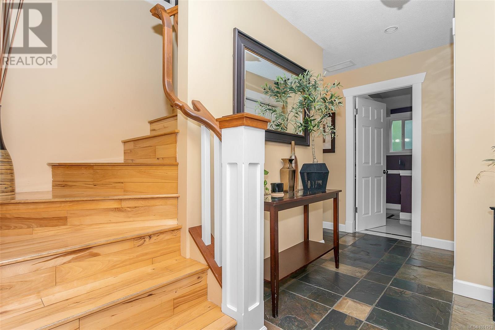 621 Seventh St, Nanaimo, British Columbia  V9R 5M7 - Photo 4 - 1001253