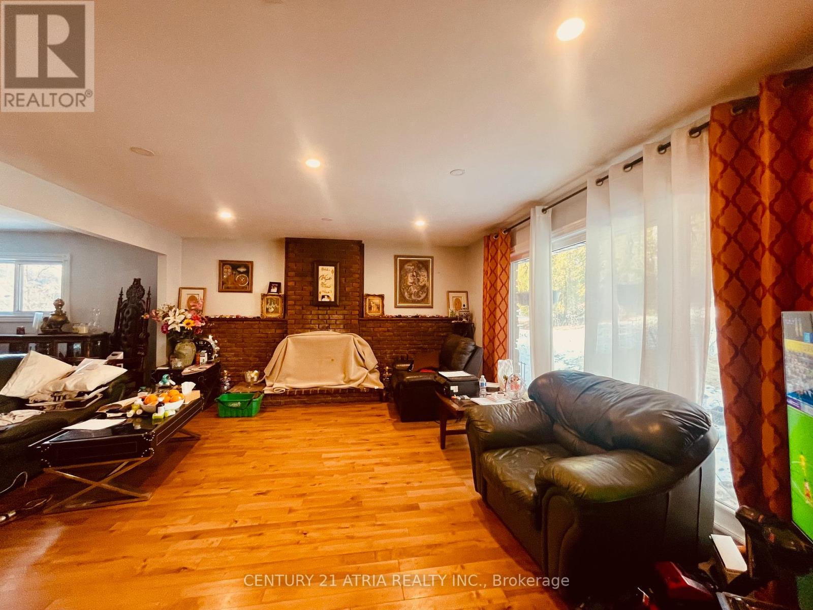 14178 Yonge Street, Aurora, Ontario  L4G 0P5 - Photo 5 - N12173404