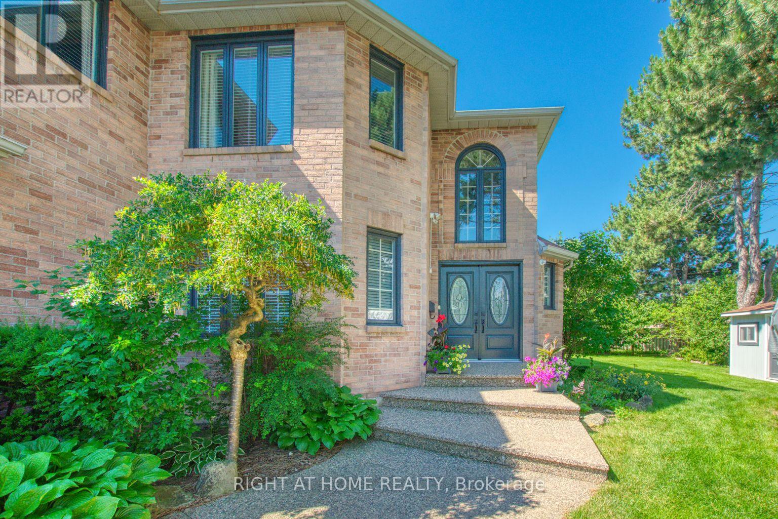 4634 Inverness Boulevard, Mississauga, Ontario  L5M 3L1 - Photo 2 - W12178187