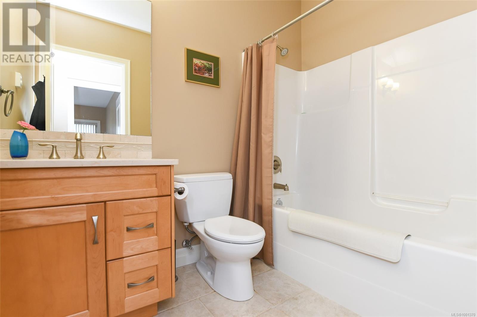 203 1720 Beaufort Ave, Comox, British Columbia  V9M 1R7 - Photo 33 - 1001370