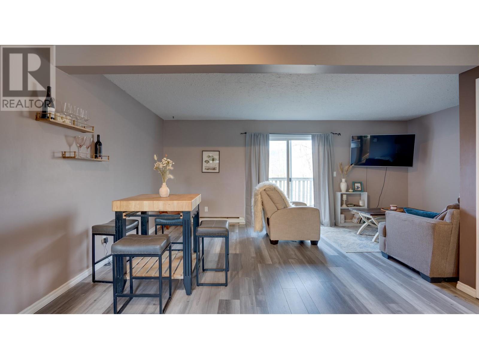 563 24 Street Ne, Salmon Arm, British Columbia  V1E 2K2 - Photo 8 - 10347897