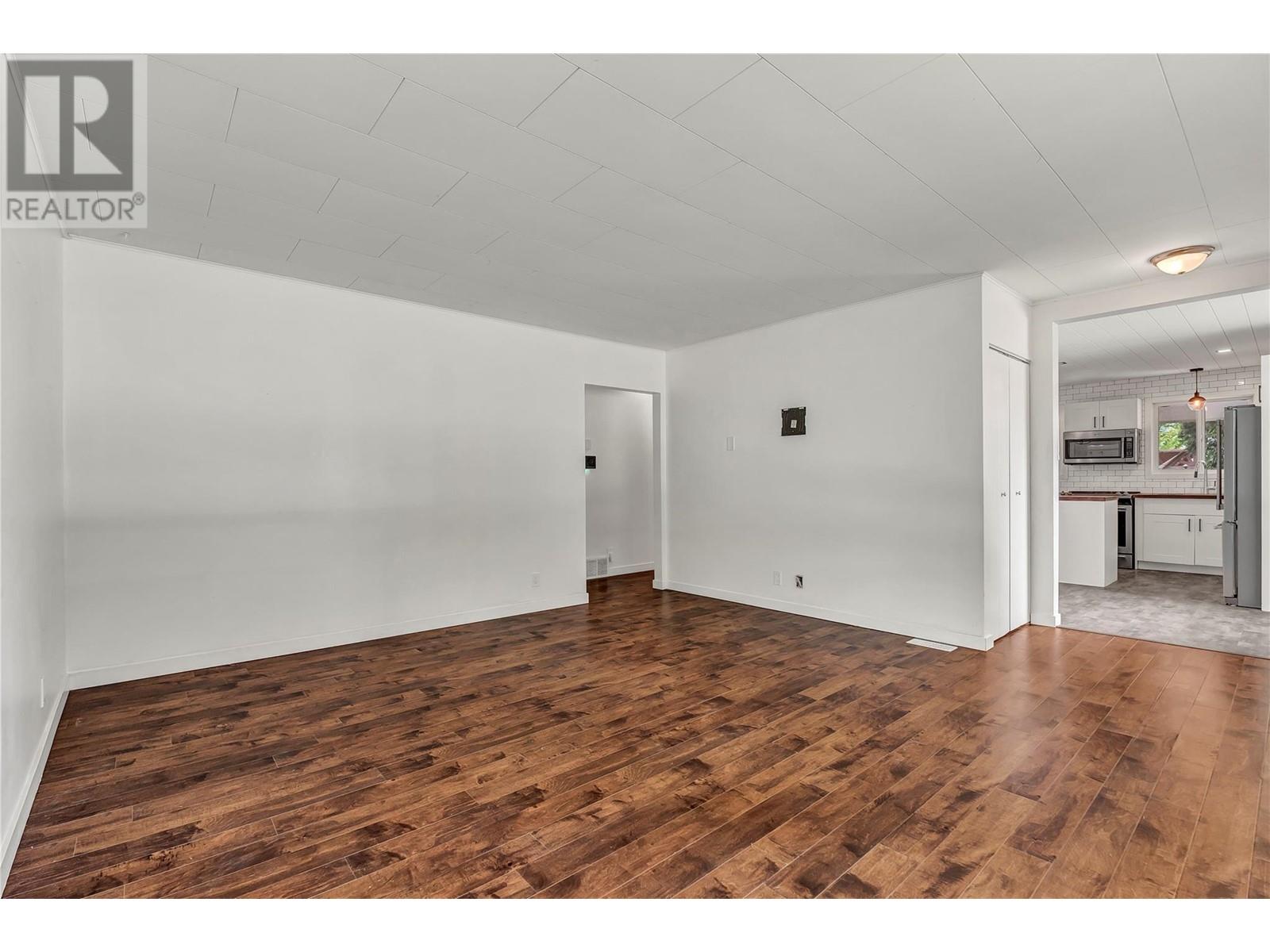 9718 Quinpool Road, Summerland, British Columbia  V0H 1Z0 - Photo 8 - 10349428