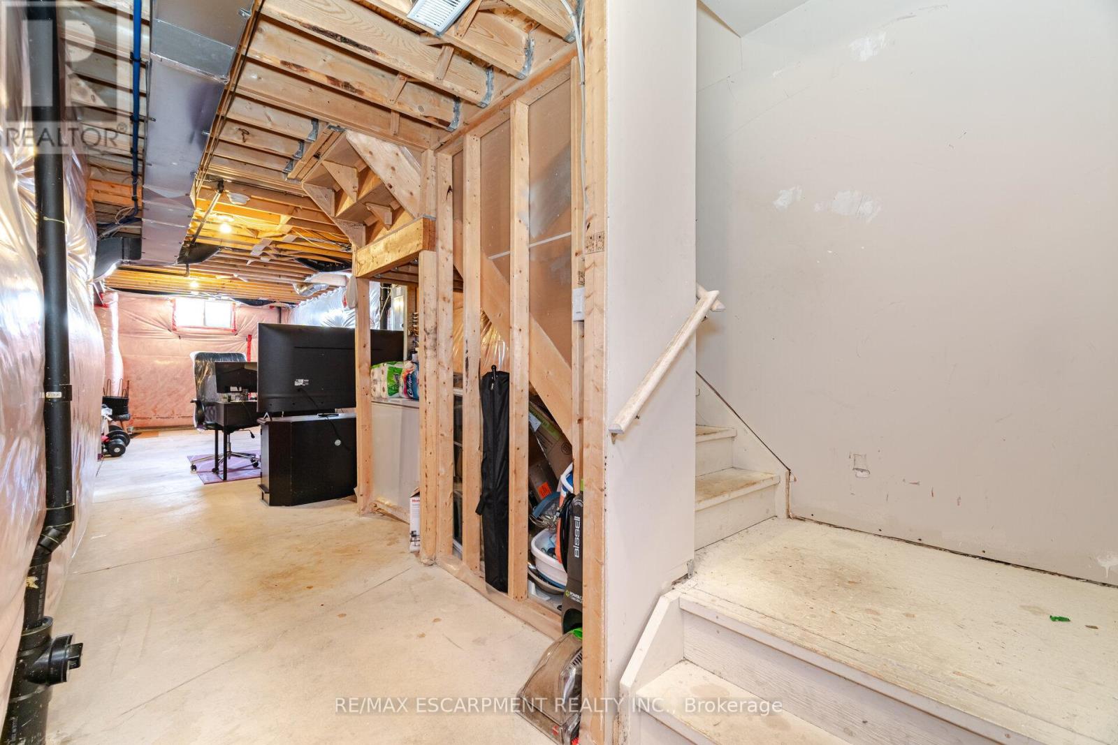 136 Westbank Trail, Hamilton, Ontario  L8J 1R5 - Photo 20 - X12178269