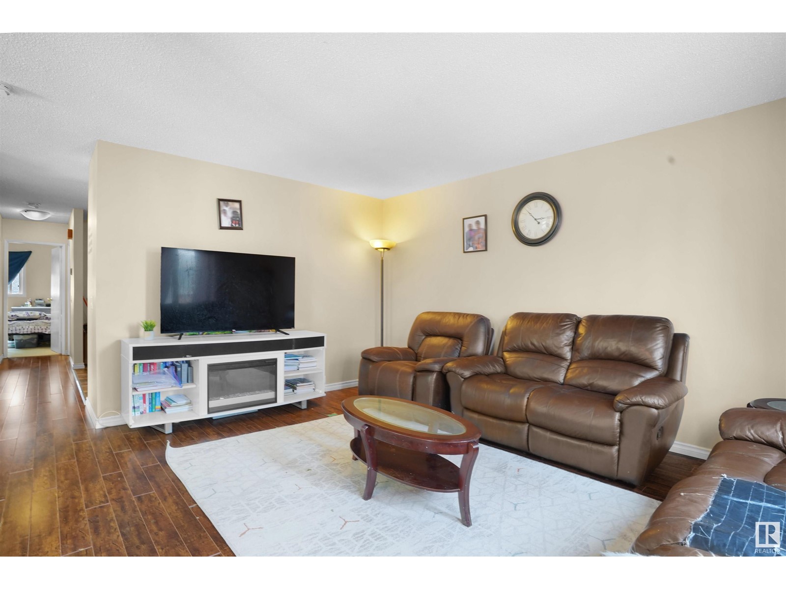 Property at 14204 32 ST NW image 2
