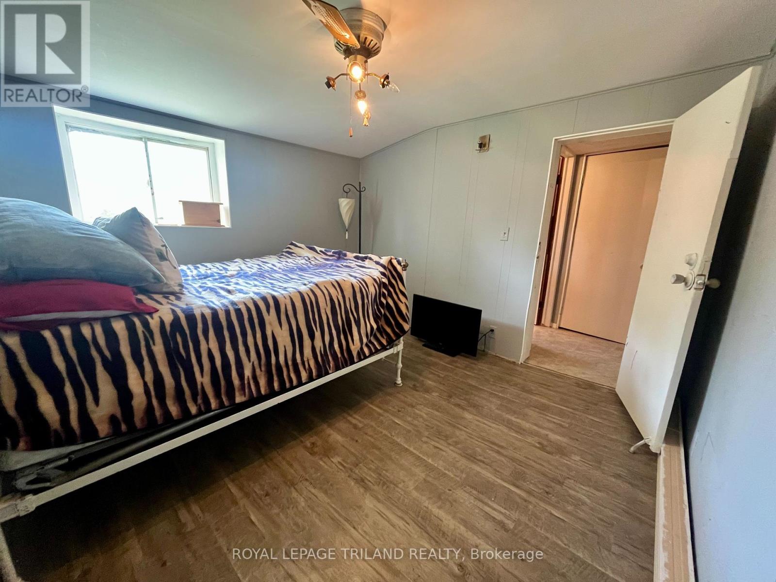 8444 Townsend Line, Lambton Shores, Ontario  N0M 1B0 - Photo 10 - X12178391