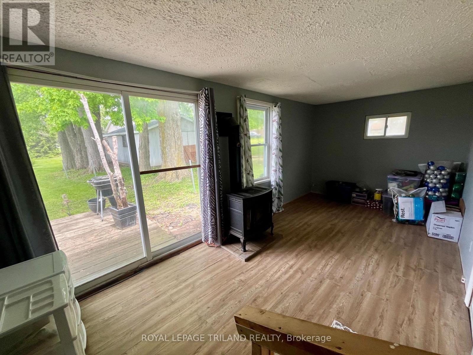 8444 Townsend Line, Lambton Shores, Ontario  N0M 1B0 - Photo 16 - X12178391