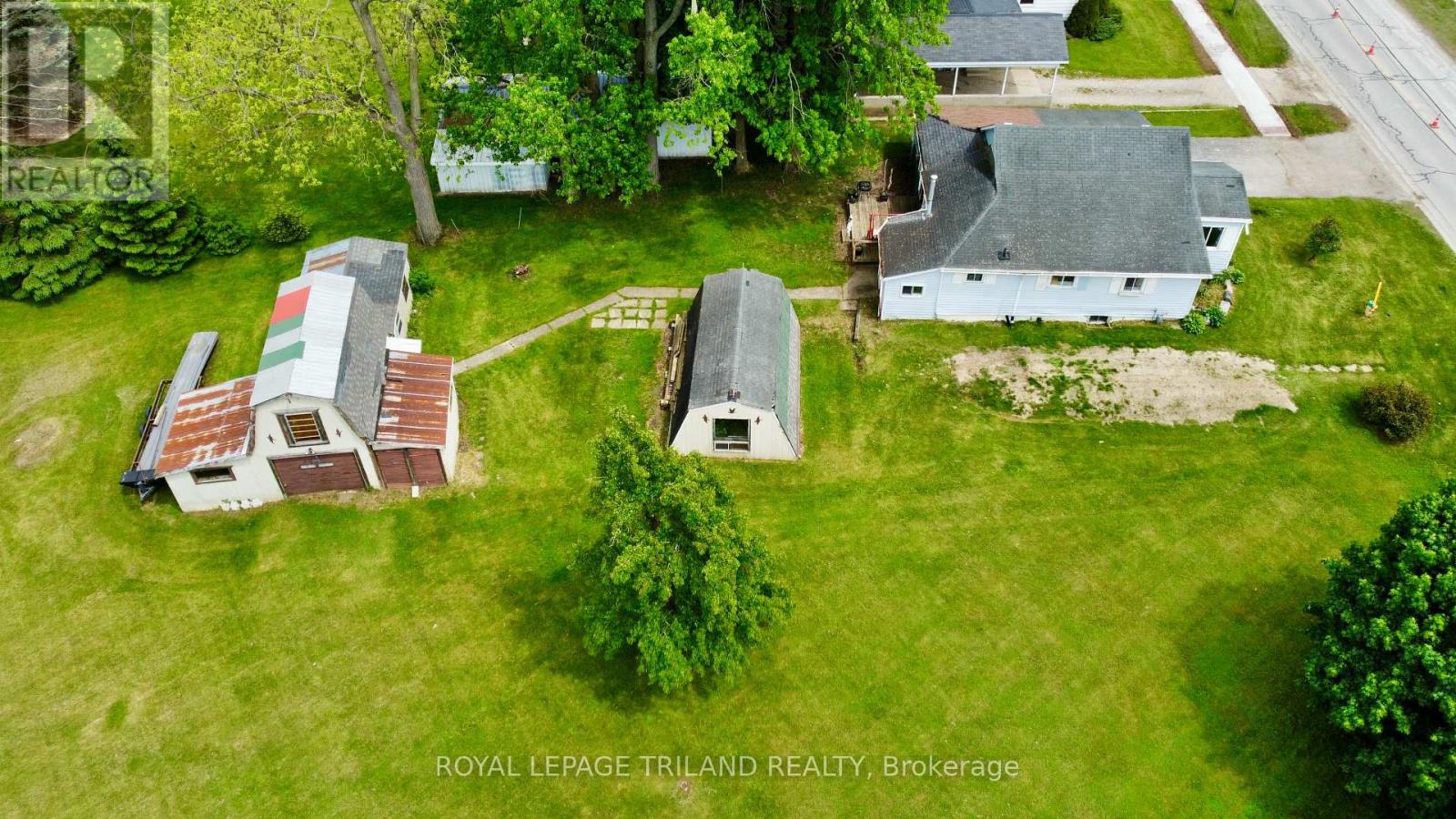 8444 Townsend Line, Lambton Shores, Ontario  N0M 1B0 - Photo 22 - X12178391