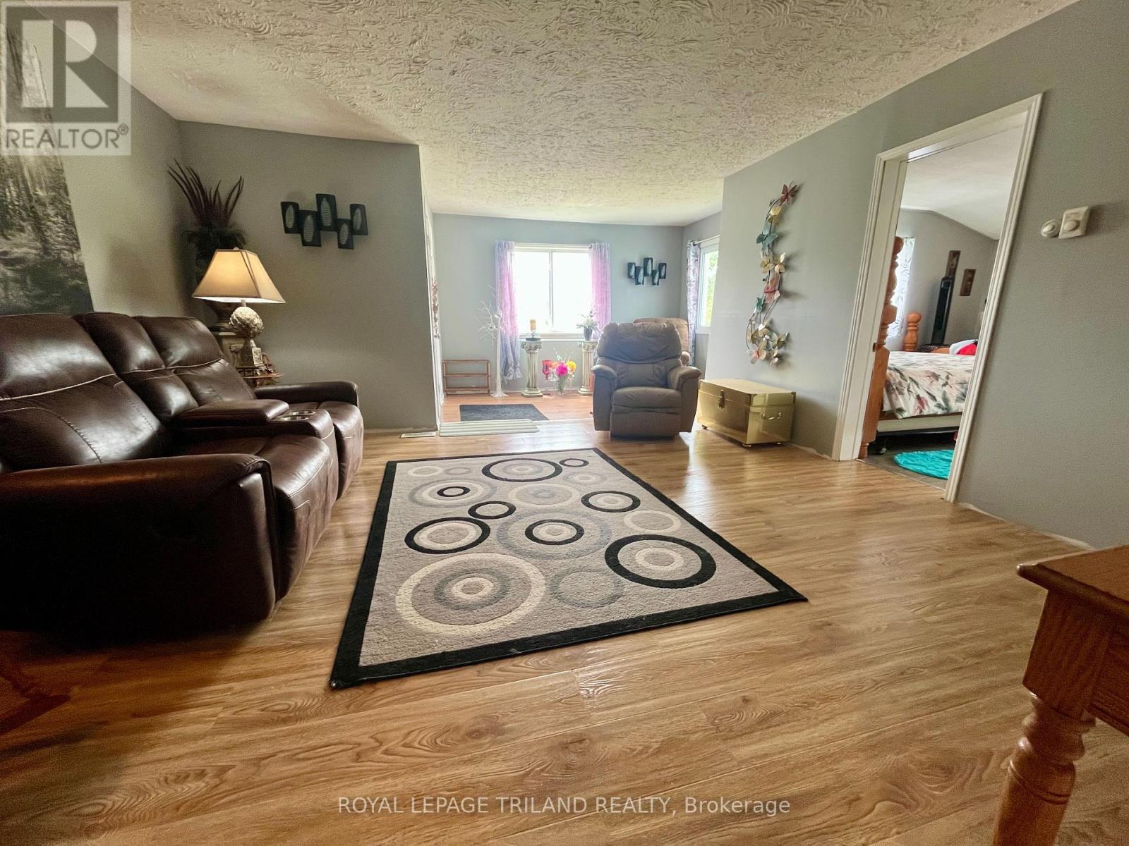 8444 Townsend Line, Lambton Shores, Ontario  N0M 1B0 - Photo 5 - X12178391