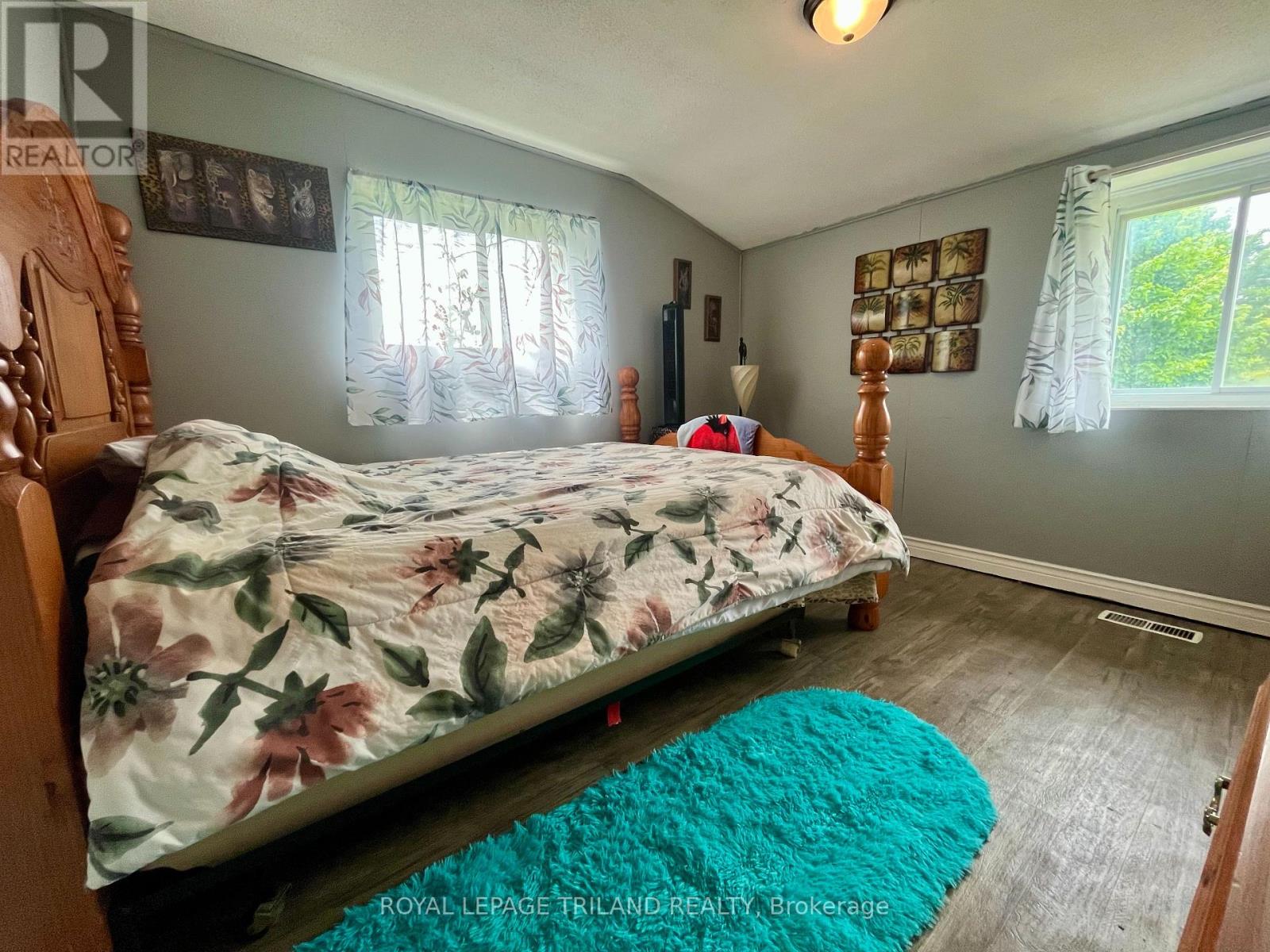 8444 Townsend Line, Lambton Shores, Ontario  N0M 1B0 - Photo 6 - X12178391