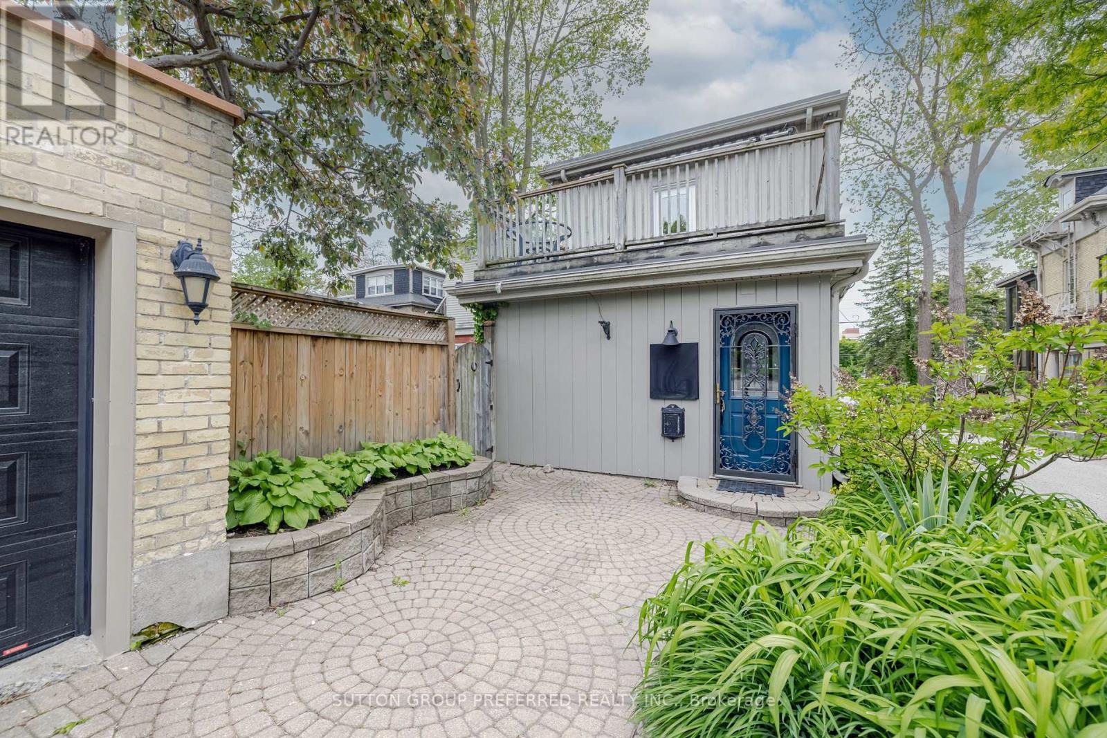 Photo 33 of 35 for 554 Waterloo Street