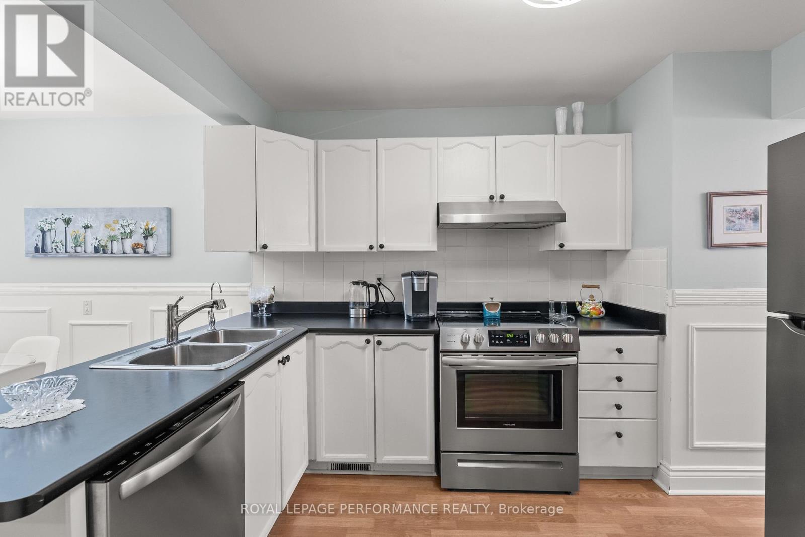 151 Midsummer Terrace, Ottawa, Ontario  K1E 3V4 - Photo 8 - X12178343