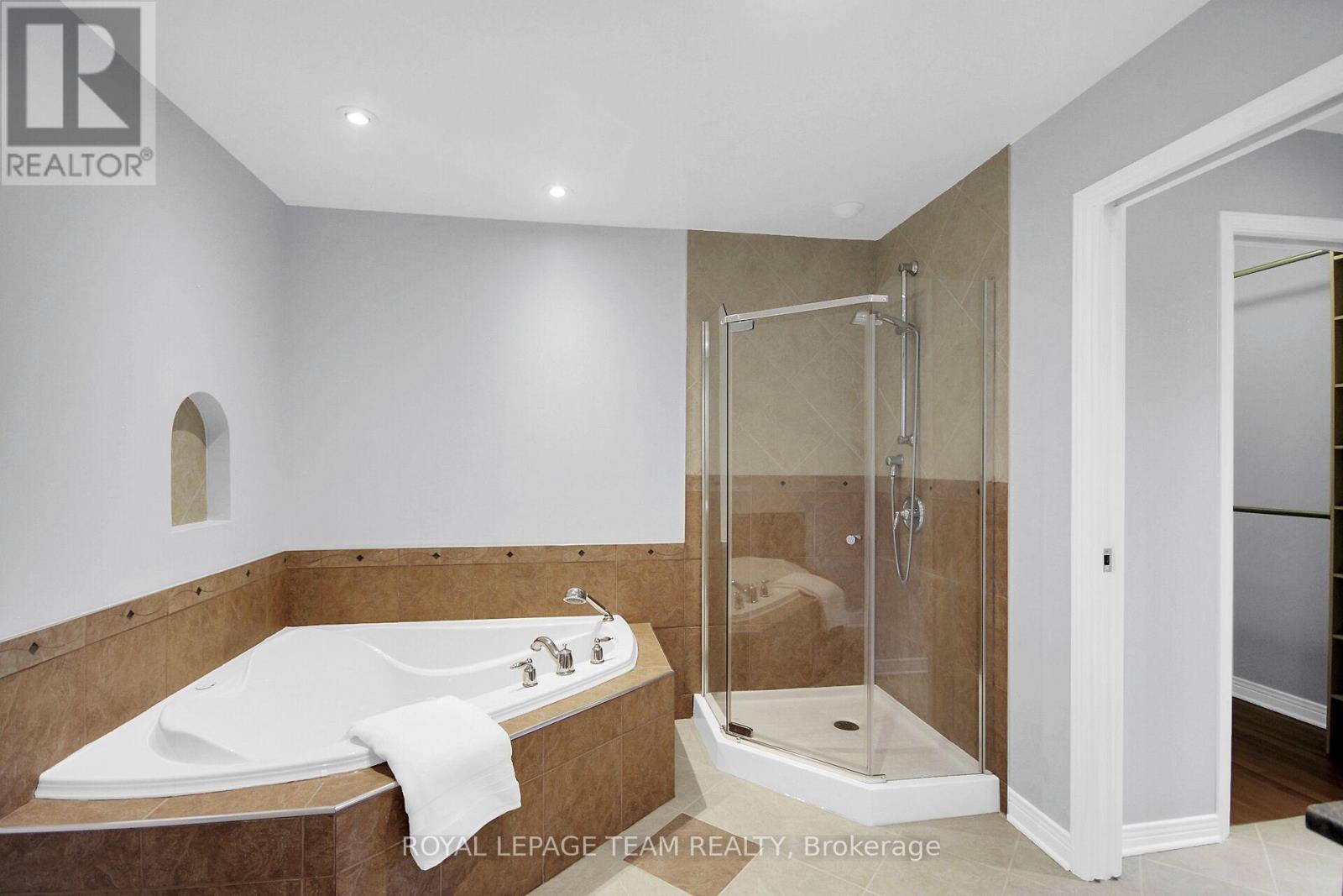 181 Knudson Drive, Ottawa, Ontario  K2K 2C5 - Photo 25 - X12178378