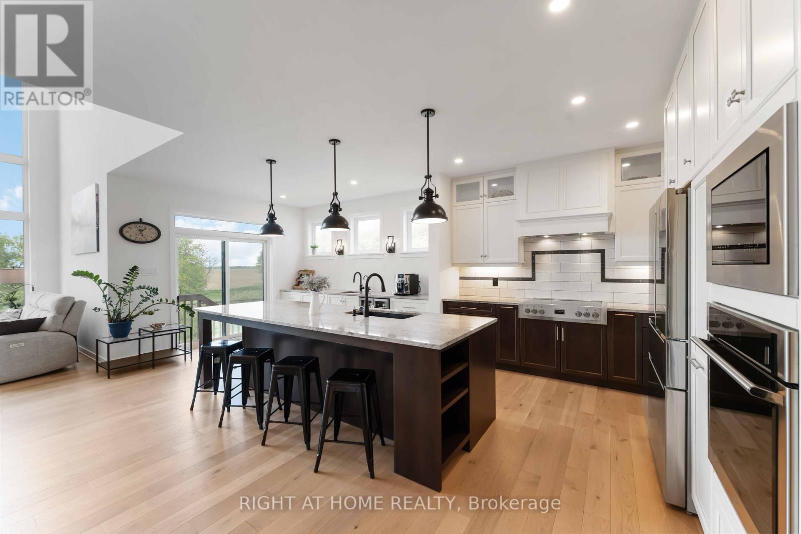 707 Kirkham Crescent, Ottawa, Ontario  K0A 2Z0 - Photo 4 - X12178409