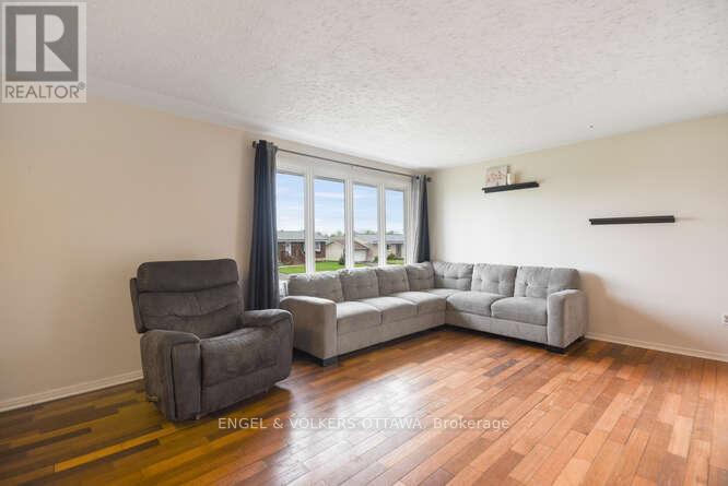 14 Island Park Drive, South Dundas, Ontario  K0E 1K0 - Photo 15 - X12178472
