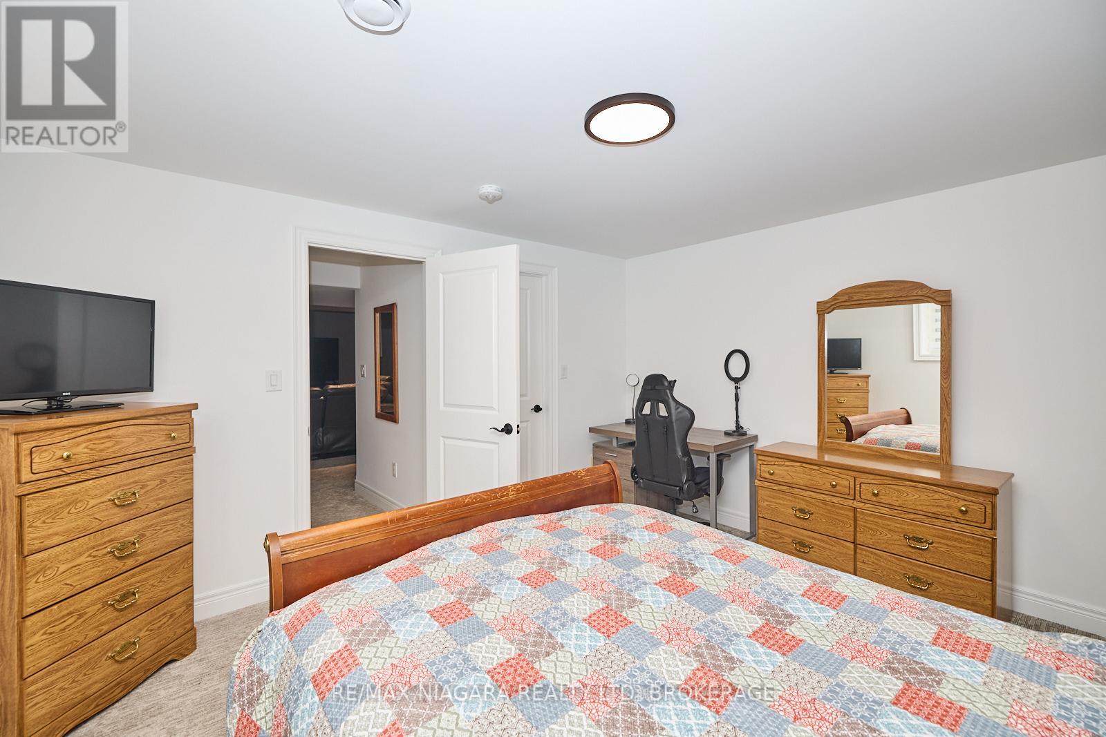 26 Sunrise Court N, Fort Erie, Ontario  L0S 1N0 - Photo 25 - X12178426