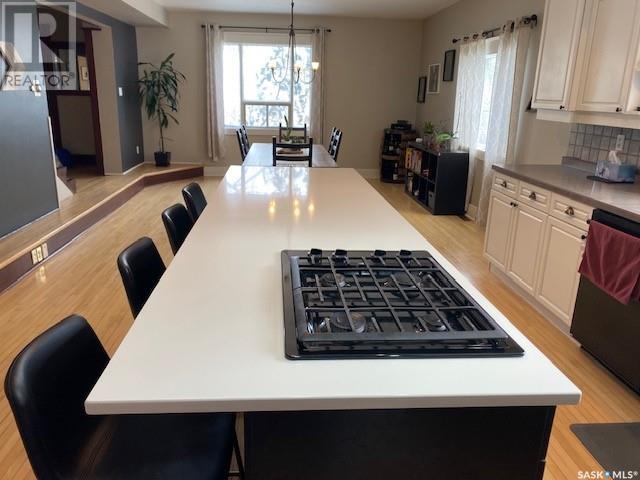 533 Manitoba Avenue, Kerrobert, Saskatchewan  S0L 1R0 - Photo 3 - SK994189