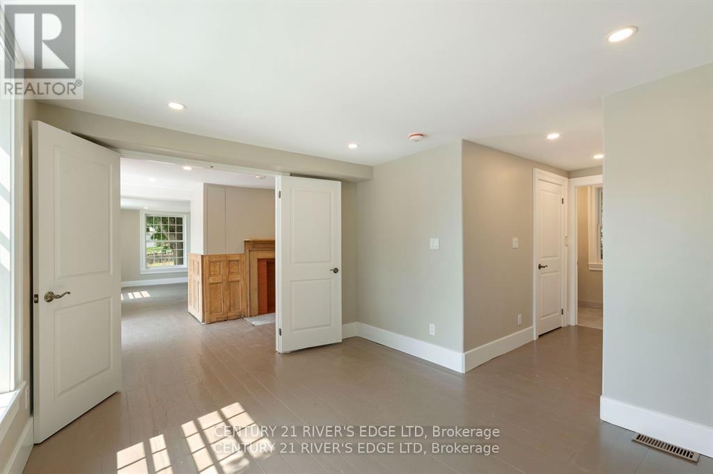 3 Park Street E, Brockville, Ontario  K6V 2G1 - Photo 14 - X12178350