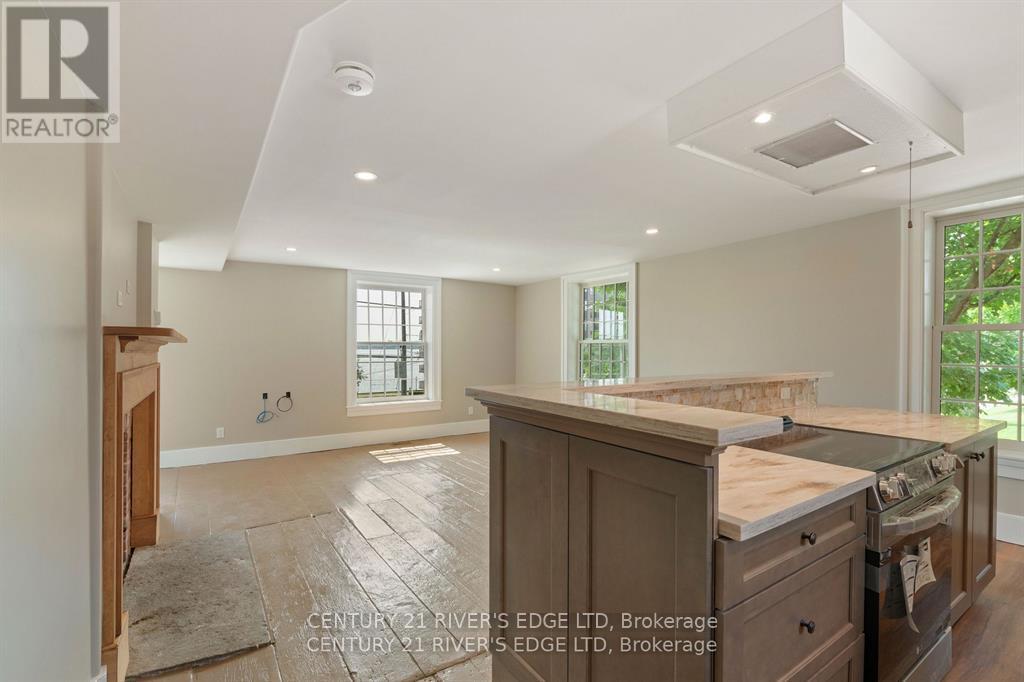 3 Park Street E, Brockville, Ontario  K6V 2G1 - Photo 6 - X12178350