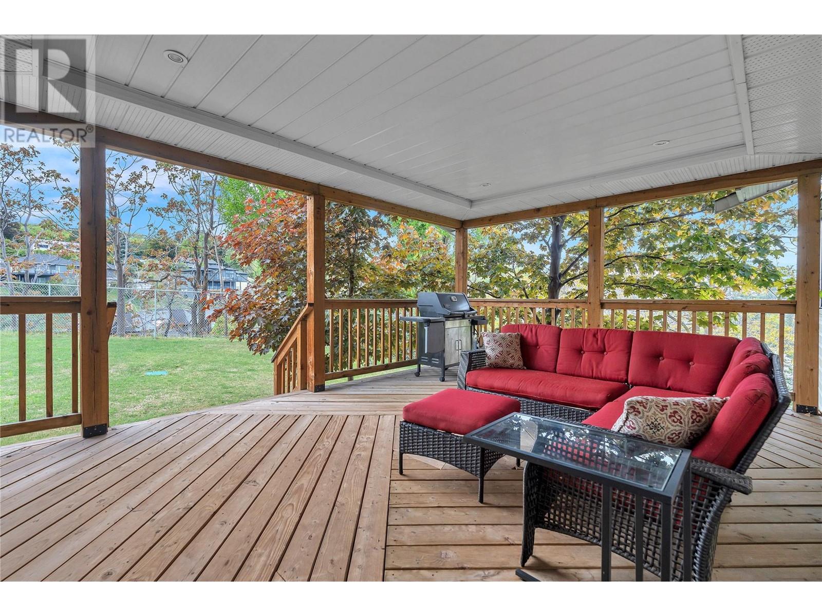 6528 Lipsett Crescent, Summerland, BC V0H1Z1