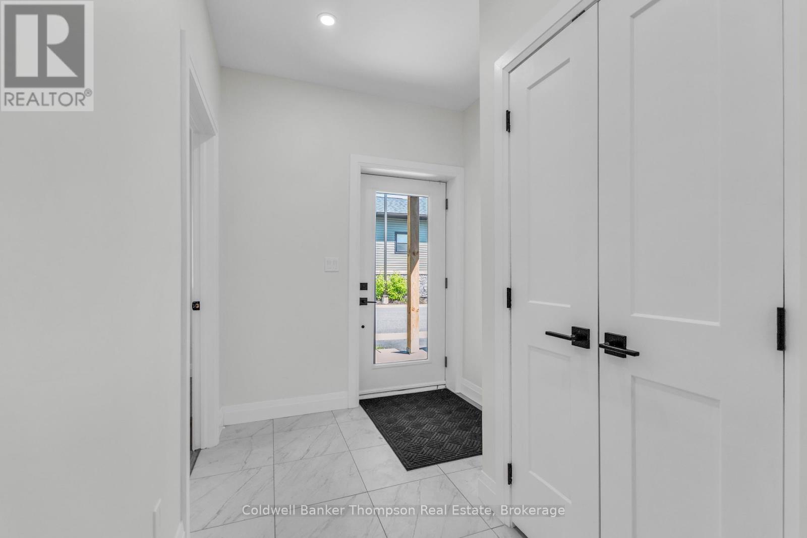14 Ertler Lane, Huntsville, Ontario  P1H 1S7 - Photo 4 - X11926877