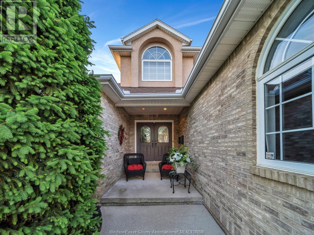 Property at 27 Cheyenne COURT image 2