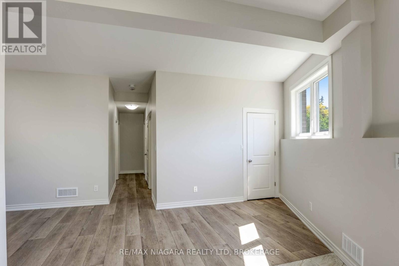 Lower - 15 Belton Boulevard, St. Catharines (Glendale/glenridge), Ontario  L2T 3N7 - Photo 6 - X12131265