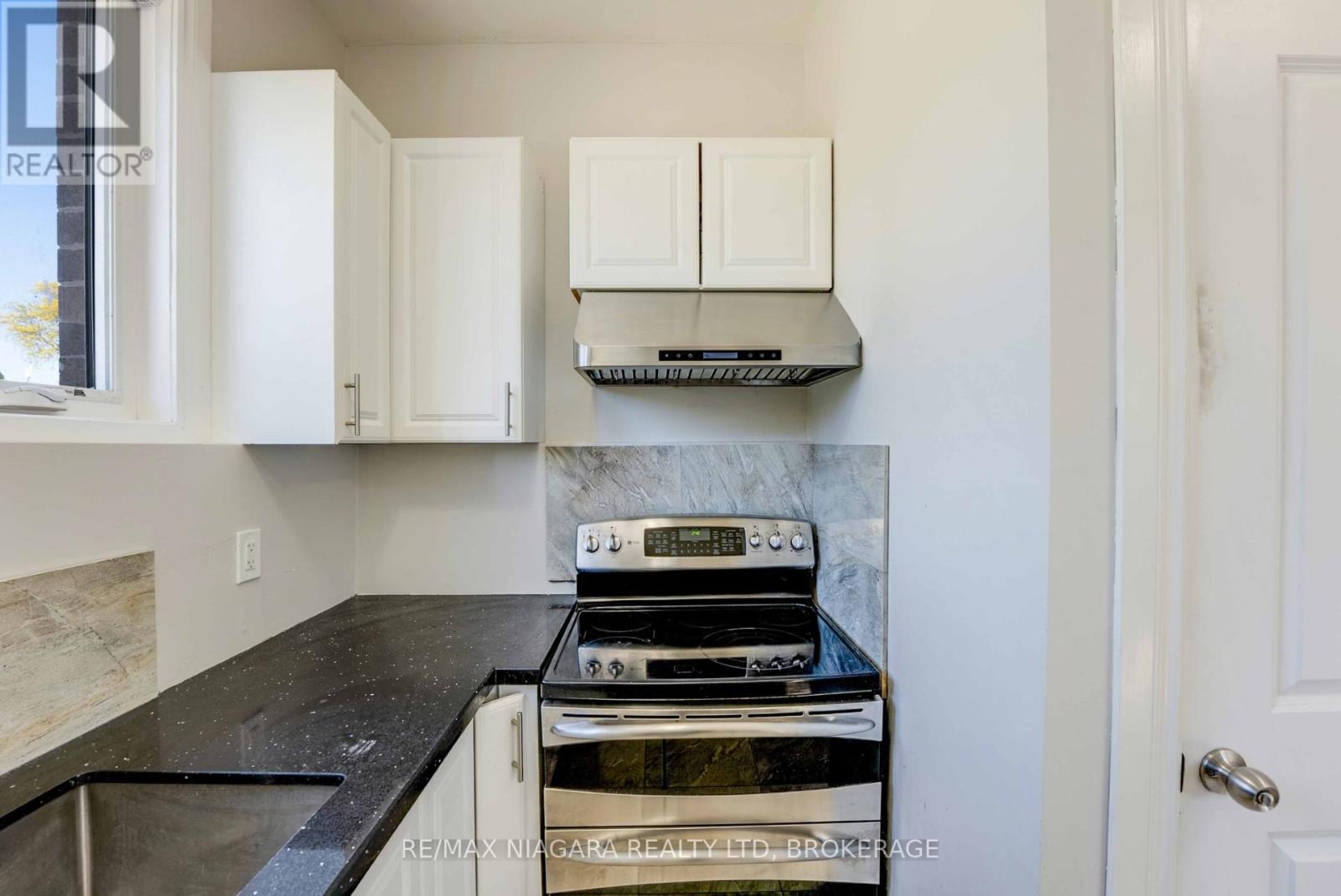 Lower - 15 Belton Boulevard, St. Catharines (Glendale/glenridge), Ontario  L2T 3N7 - Photo 9 - X12131265