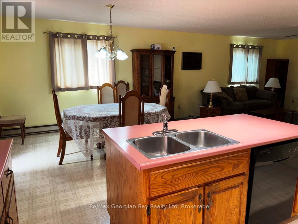 325 Ouida Street, Tay, Ontario  L0K 2C0 - Photo 6 - S12178372