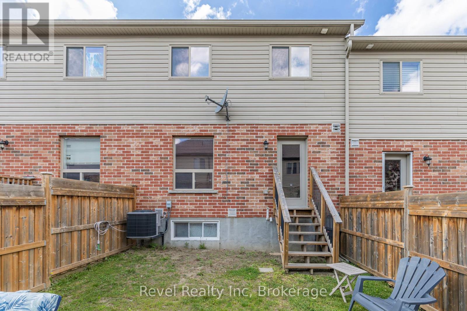 1041 Cook Drive, Midland, Ontario  L4R 0E4 - Photo 18 - S12178462