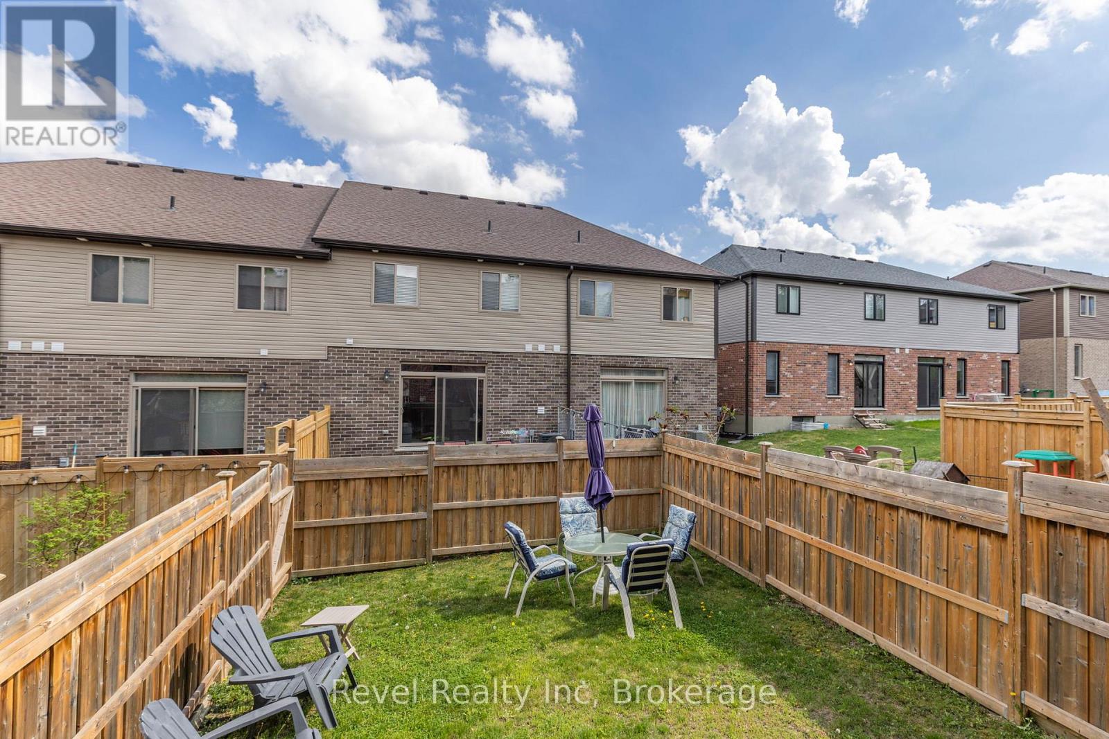 1041 Cook Drive, Midland, Ontario  L4R 0E4 - Photo 19 - S12178462