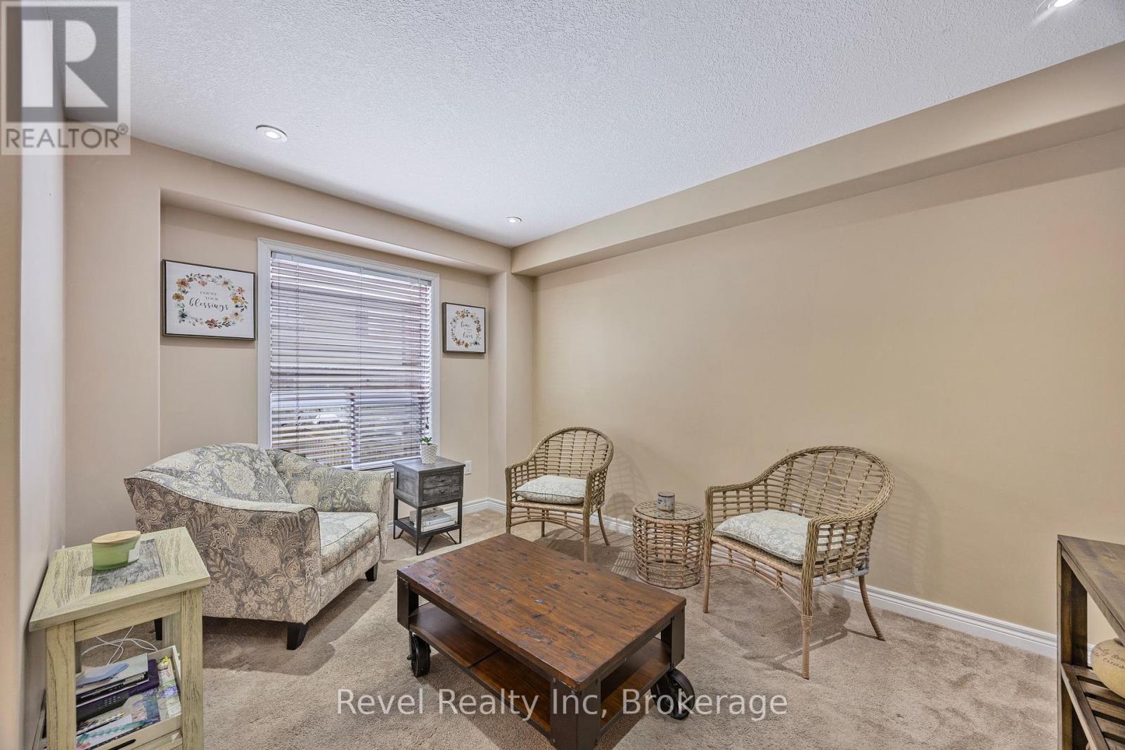 1041 Cook Drive, Midland, Ontario  L4R 0E4 - Photo 6 - S12178462