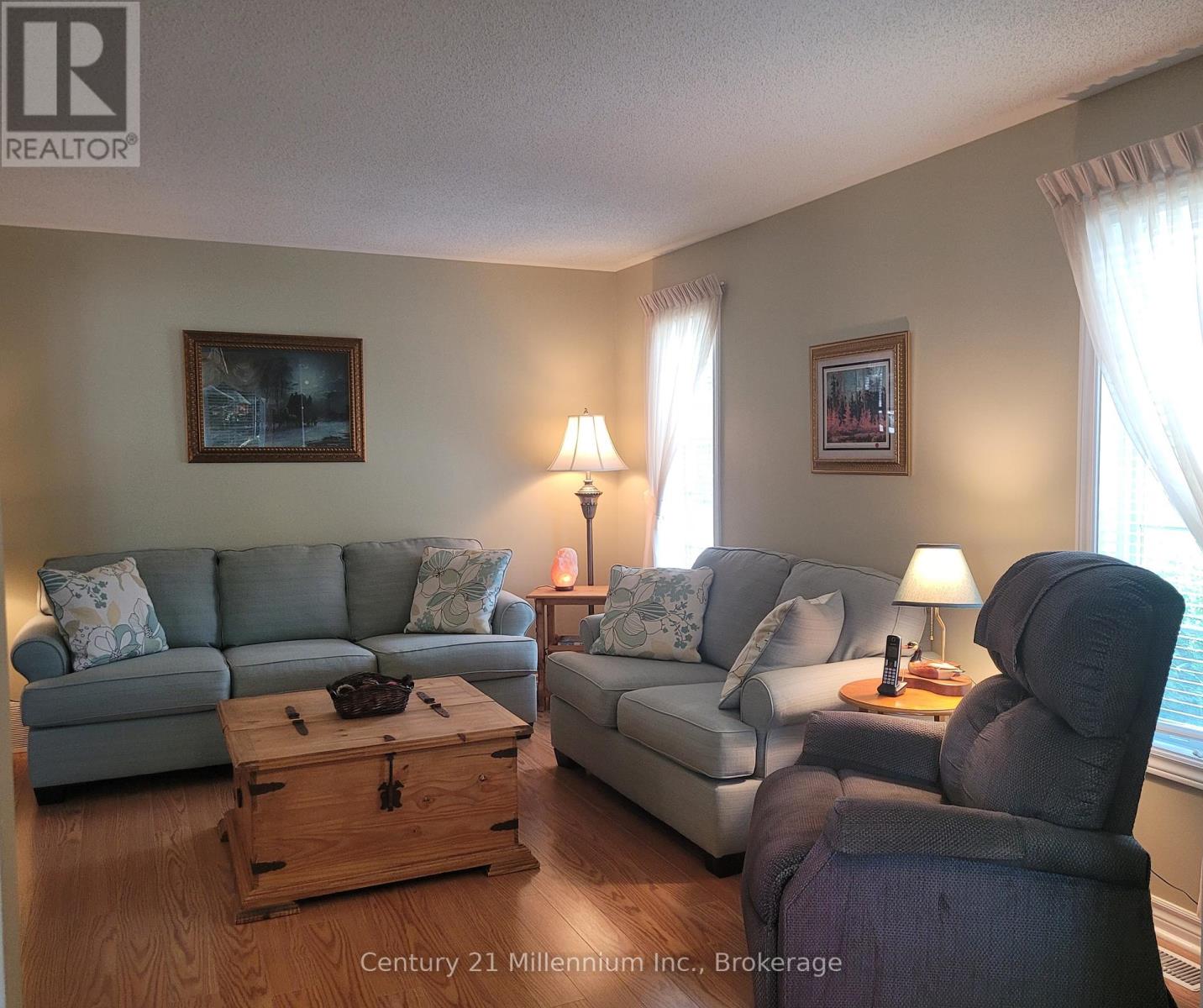 74 Pennsylvania Avenue, Wasaga Beach, Ontario  L9Z 3A8 - Photo 10 - S12178466