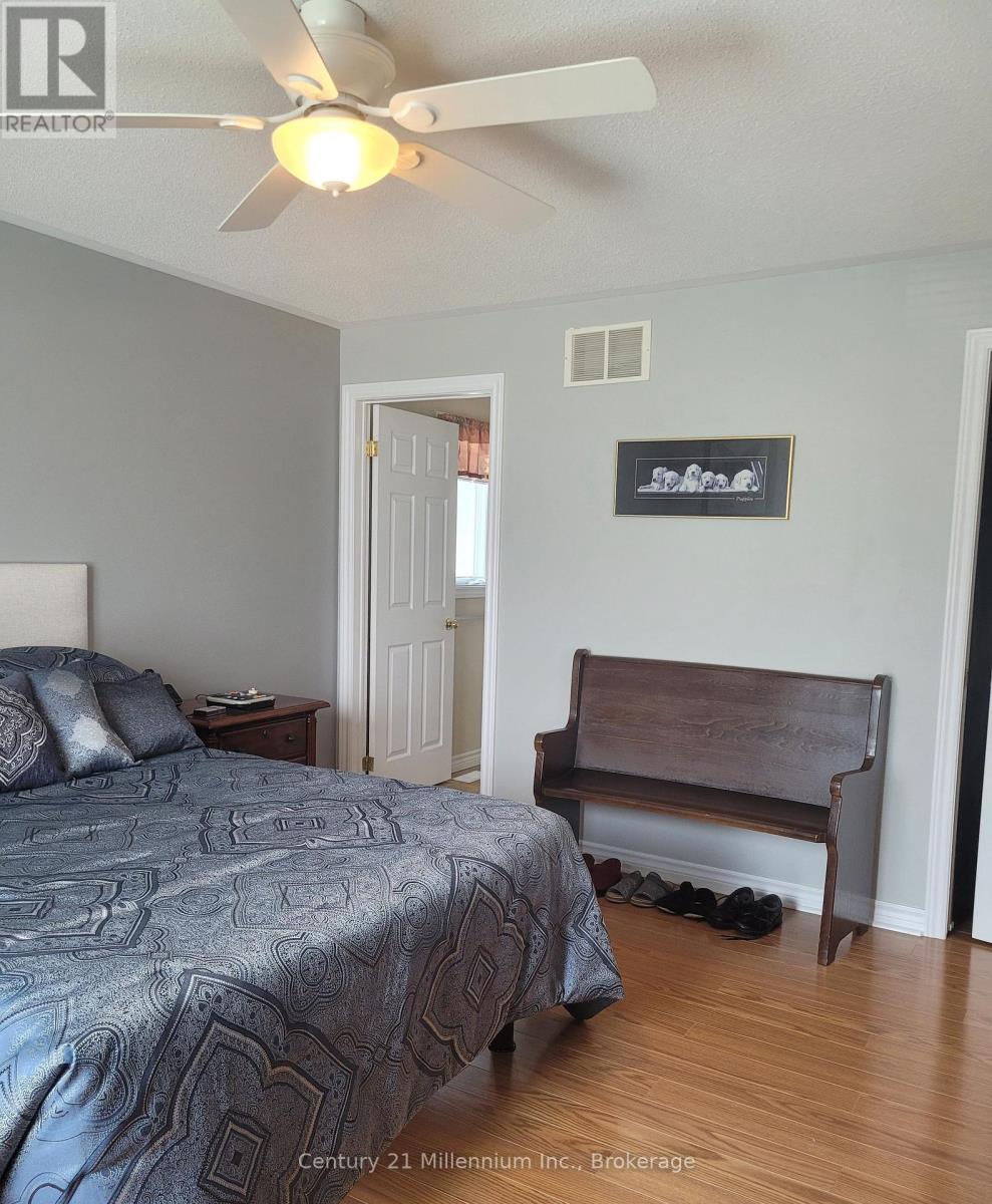 74 Pennsylvania Avenue, Wasaga Beach, Ontario  L9Z 3A8 - Photo 16 - S12178466