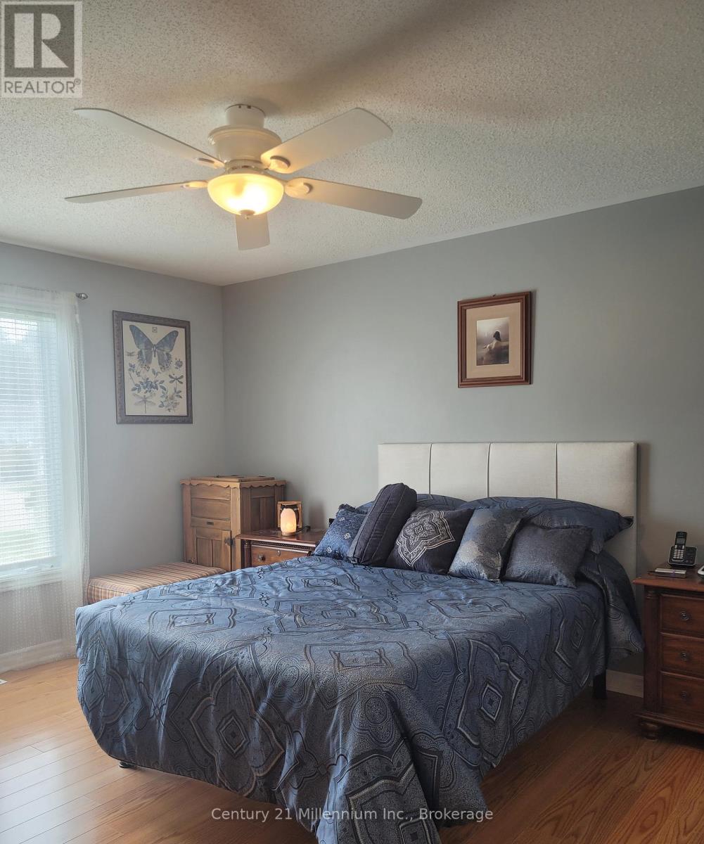 74 Pennsylvania Avenue, Wasaga Beach, Ontario  L9Z 3A8 - Photo 19 - S12178466