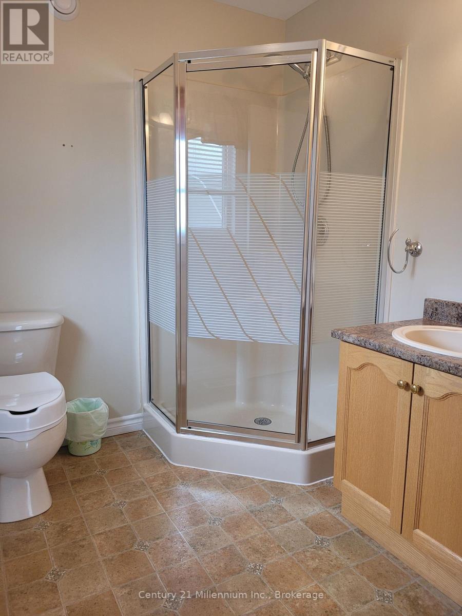 74 Pennsylvania Avenue, Wasaga Beach, Ontario  L9Z 3A8 - Photo 21 - S12178466