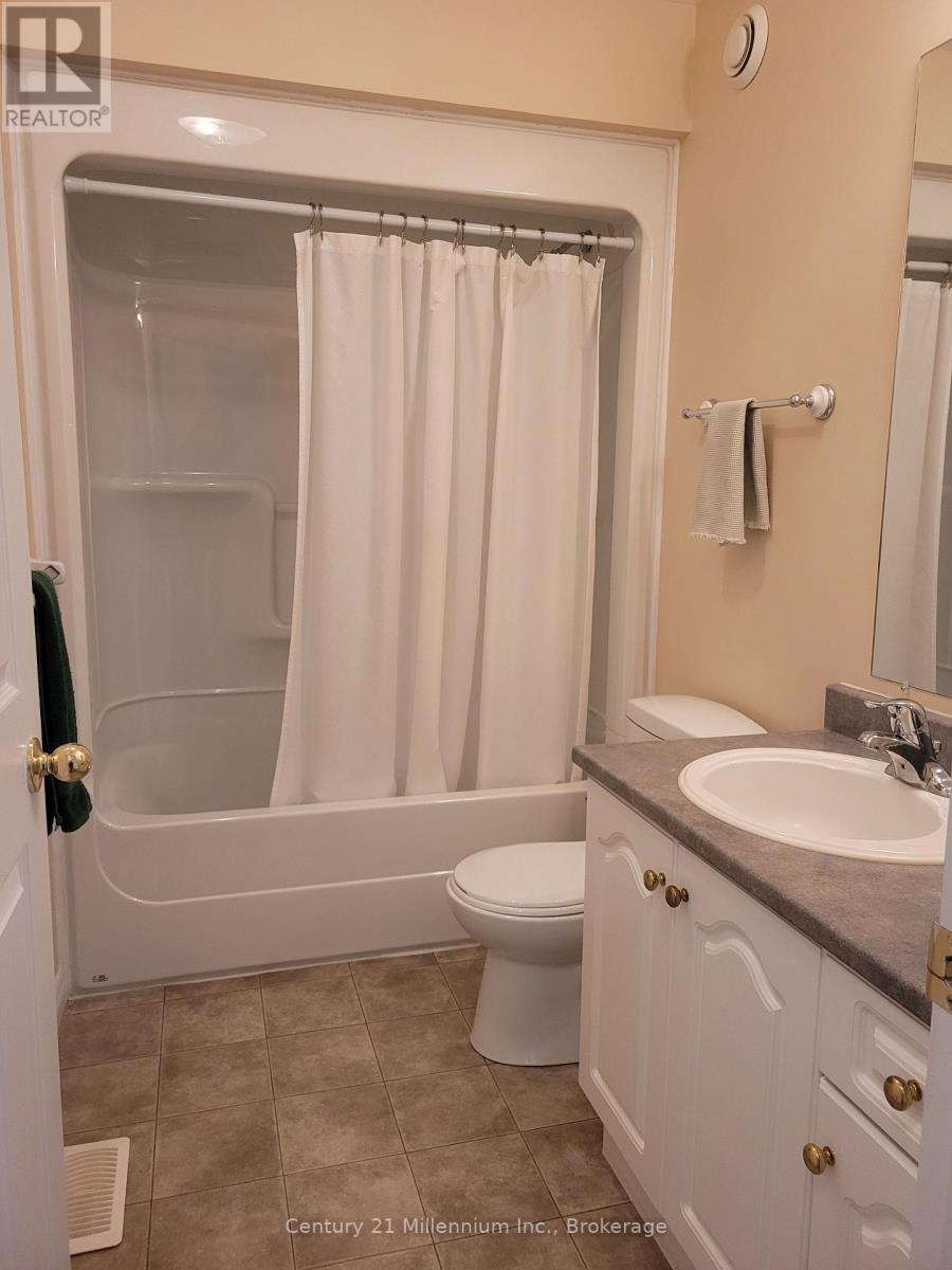 74 Pennsylvania Avenue, Wasaga Beach, Ontario  L9Z 3A8 - Photo 23 - S12178466
