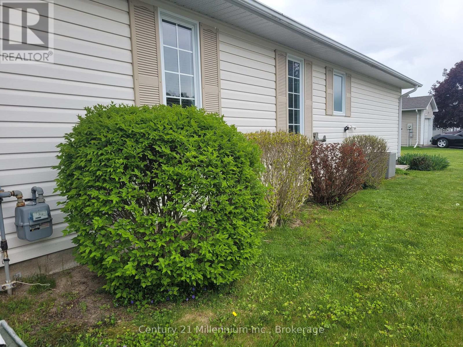 74 Pennsylvania Avenue, Wasaga Beach, Ontario  L9Z 3A8 - Photo 31 - S12178466