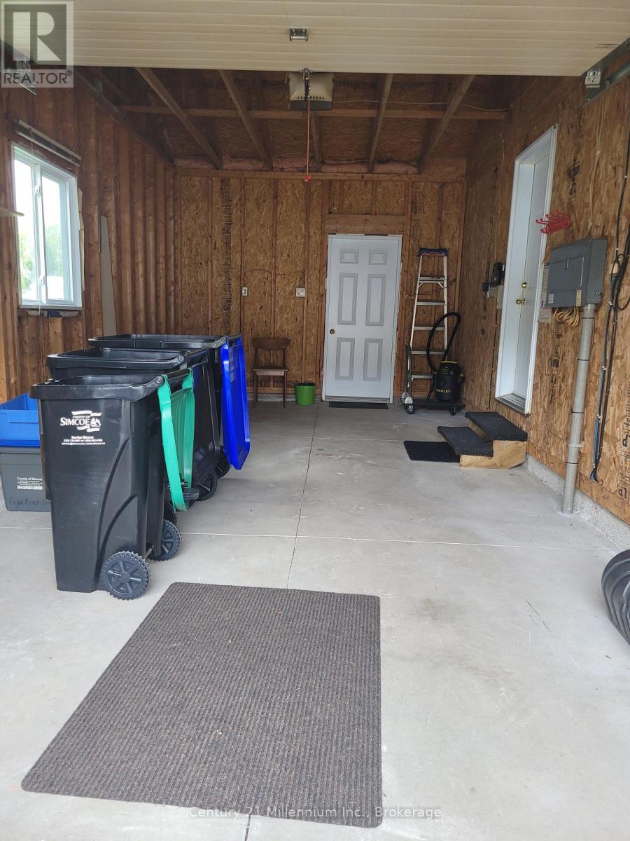 74 Pennsylvania Avenue, Wasaga Beach, Ontario  L9Z 3A8 - Photo 34 - S12178466