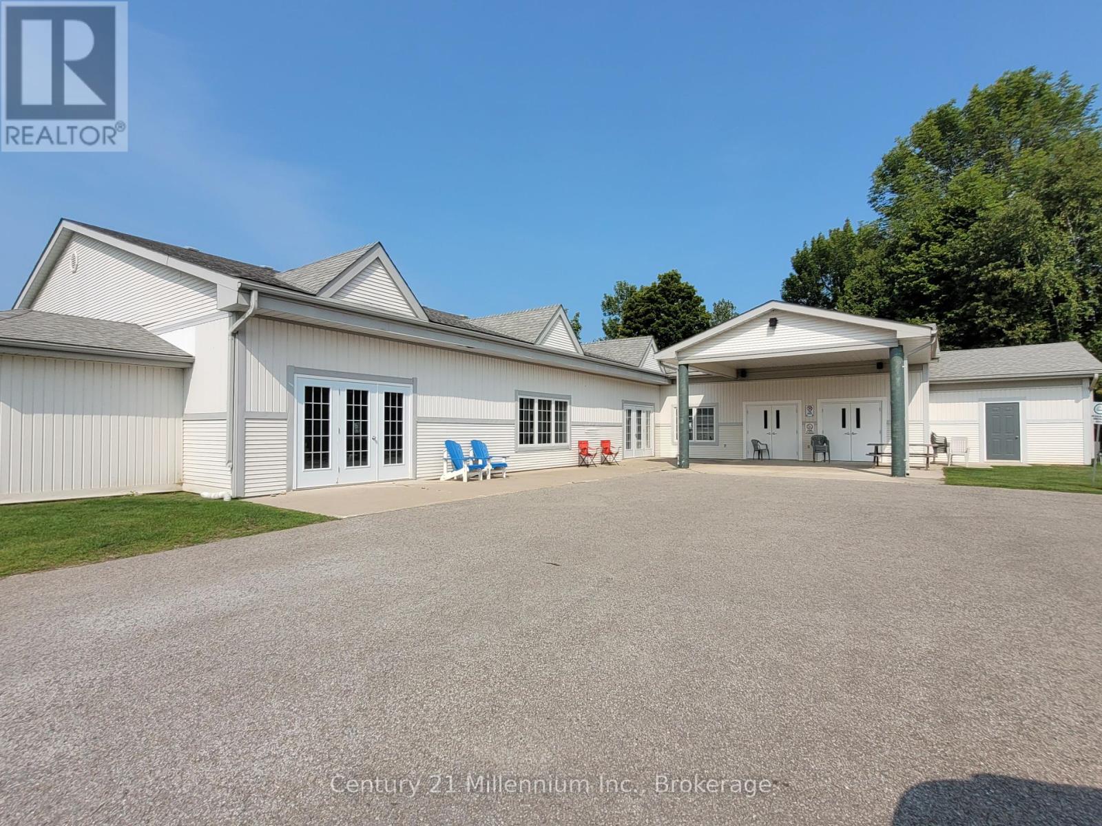 74 Pennsylvania Avenue, Wasaga Beach, Ontario  L9Z 3A8 - Photo 36 - S12178466