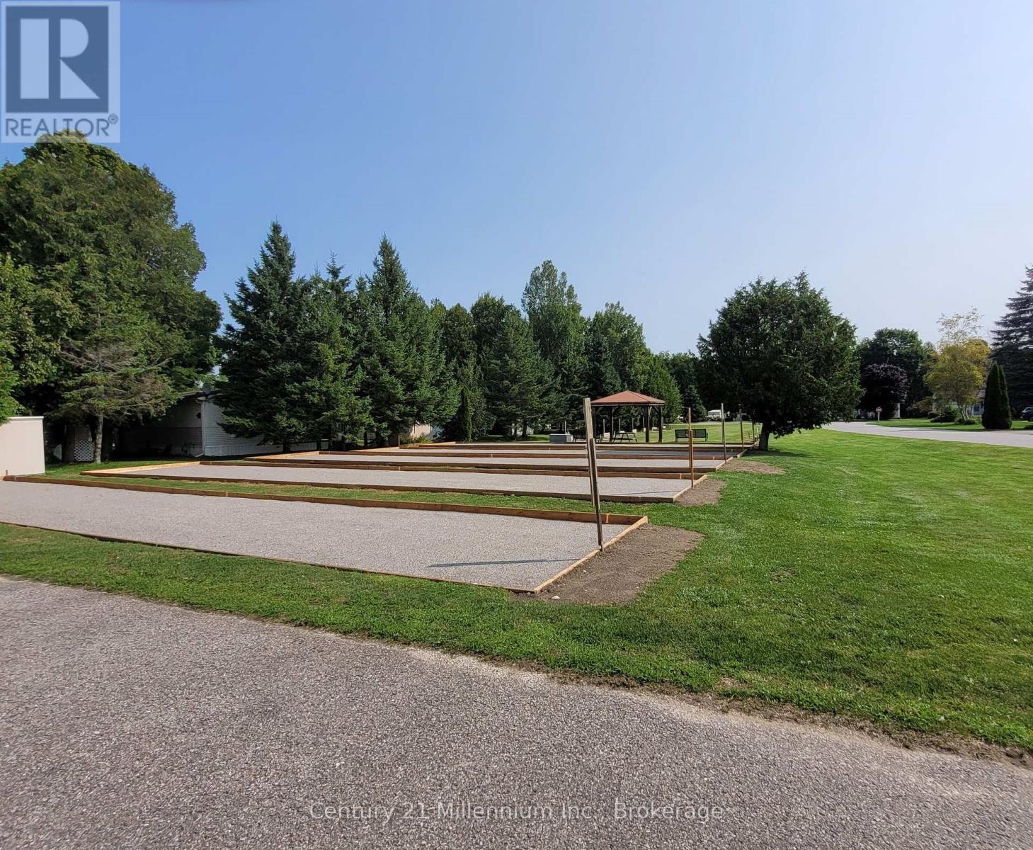 74 Pennsylvania Avenue, Wasaga Beach, Ontario  L9Z 3A8 - Photo 37 - S12178466