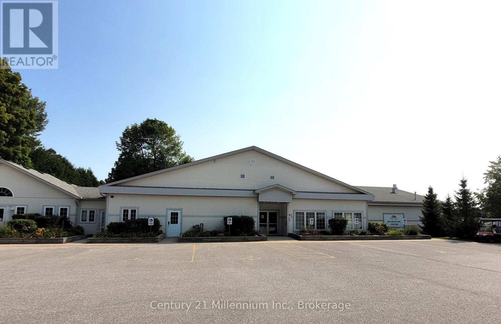 74 Pennsylvania Avenue, Wasaga Beach, Ontario  L9Z 3A8 - Photo 38 - S12178466