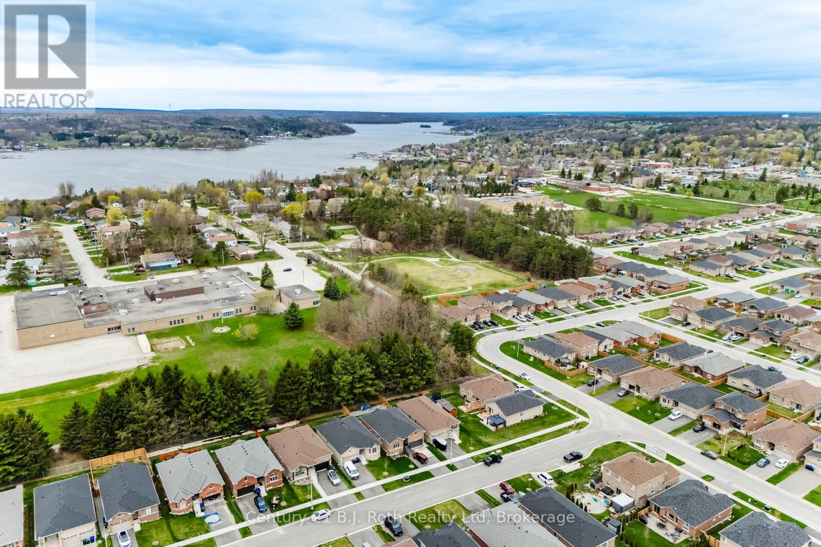 2 Revol Road, Penetanguishene, Ontario  L9M 0W8 - Photo 25 - S12178479